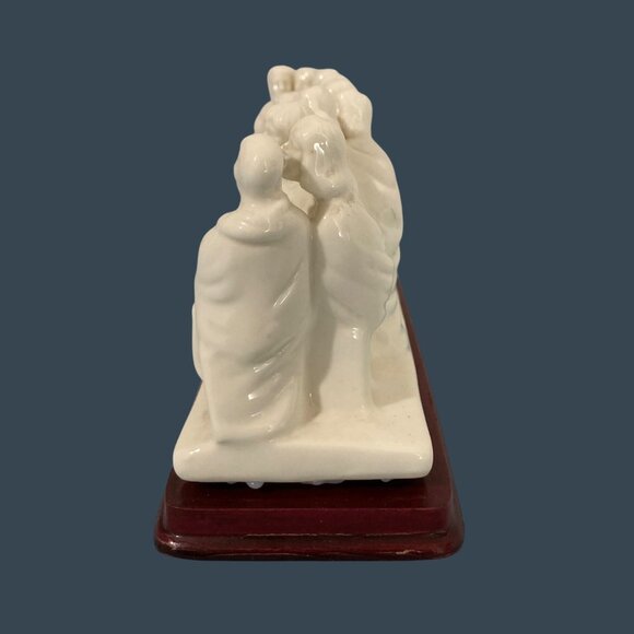 Ceramic Last Supper Figurine With Wooden Base - Picture 3 of 6